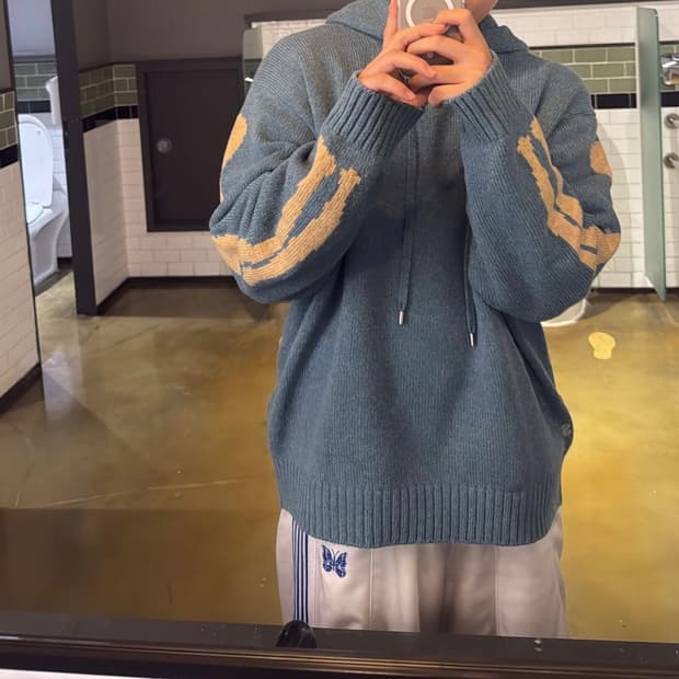 캐피탈 본 후드 스웨터 색소폰