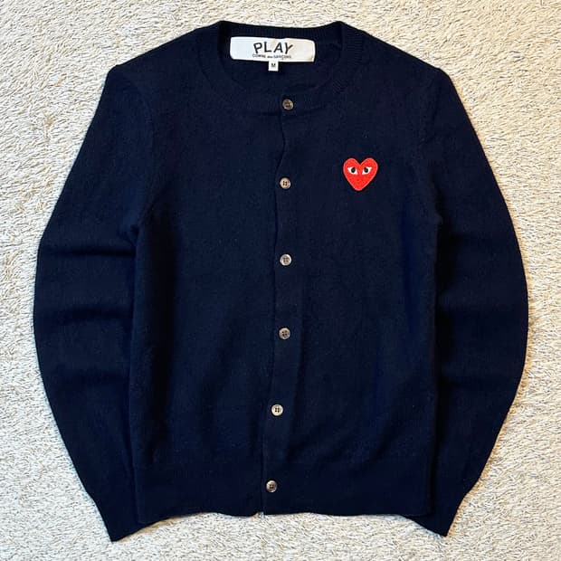 꼼데가르송 레드 하트와펜 울 가디건 네이비