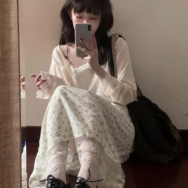 입자마자 여름 분위기 물씬 여신되는 빈티지스커트✨️🦋
