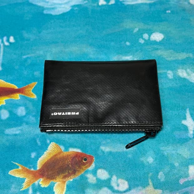 (NEW) 프라이탁 새상품 올검정 카드지갑 블레어 판매