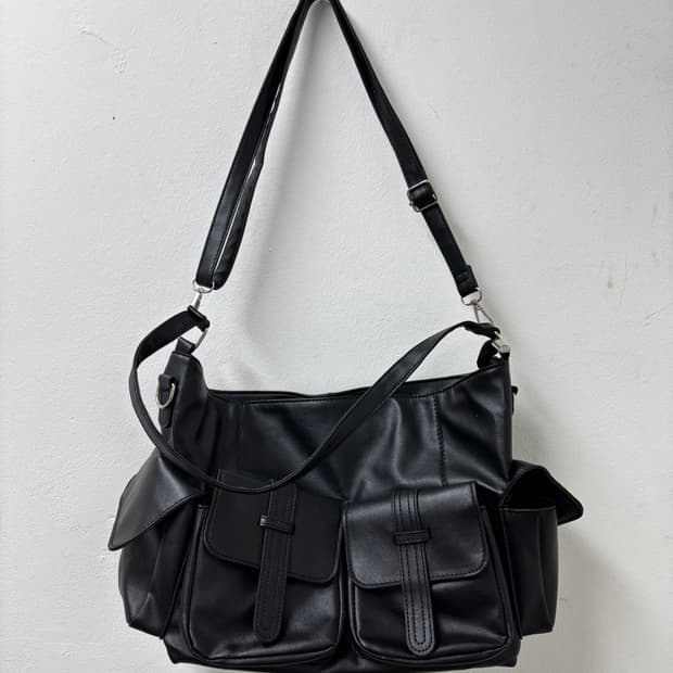 “Vintage” Minimal Mood Pocket Detail Bag