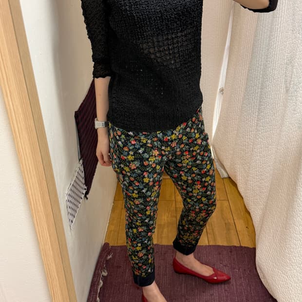 Floral roll up capri pants