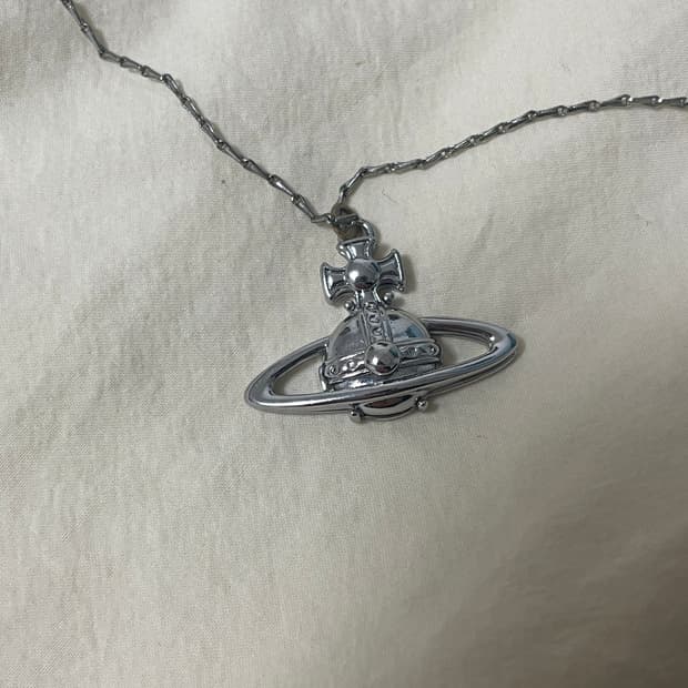 비비안웨스트우드 실버 목걸이