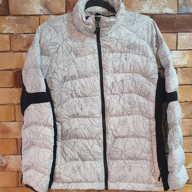 노스페이스 화이트 플라워 패턴 패딩