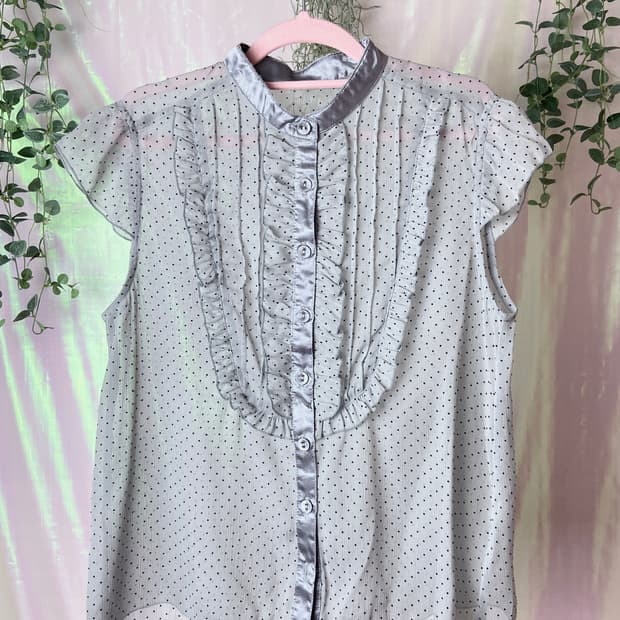 그레이 도트프릴 반팔블라우스 