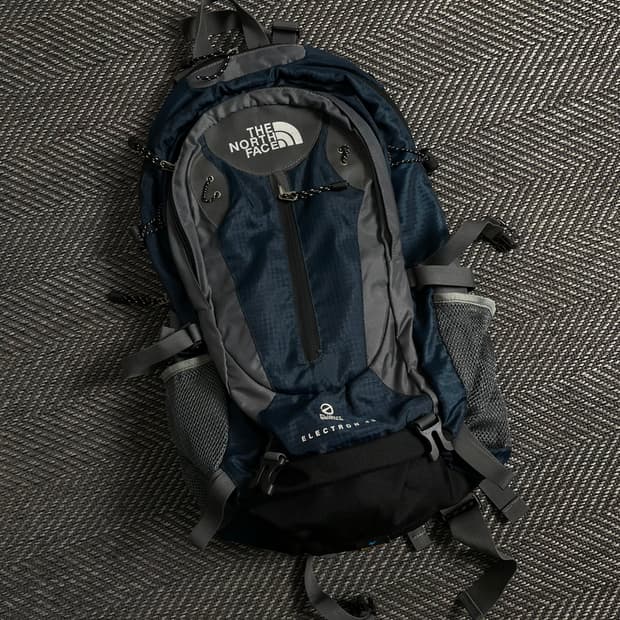 노스페이스 일렉트론 40 테크웨어 나일론 백팩y 3072