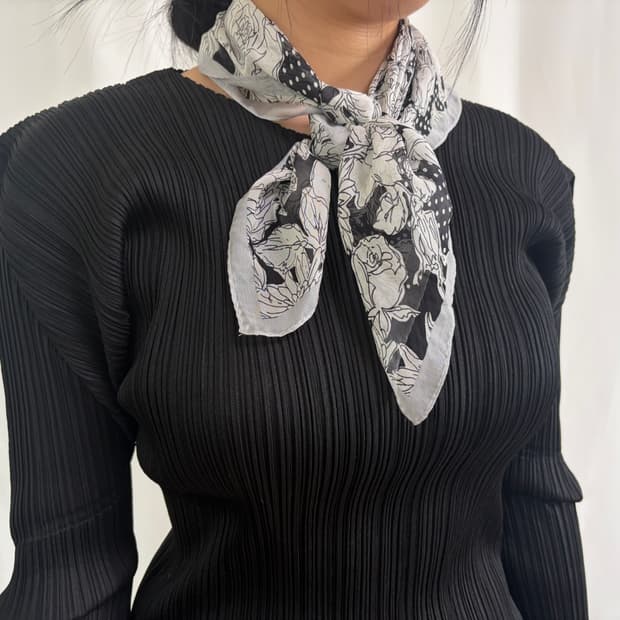 장미 도트 패턴 스카프