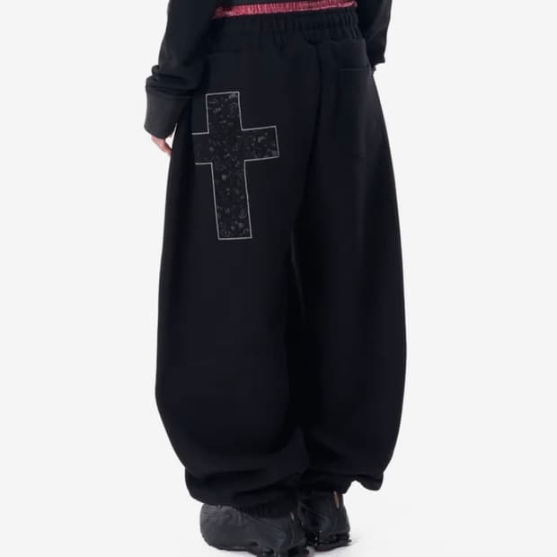 아캄 Laced CROS2 Patch Sweatpants (black)