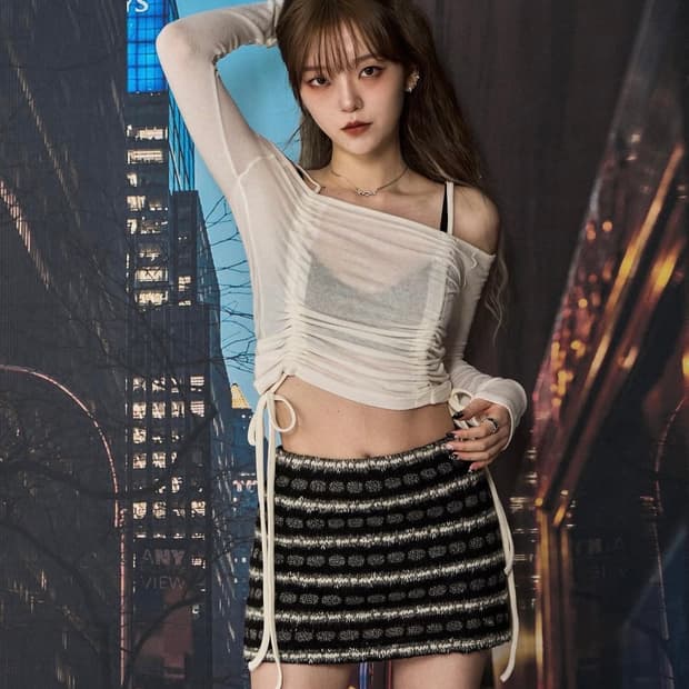 체리퀴리 오프숄더 티