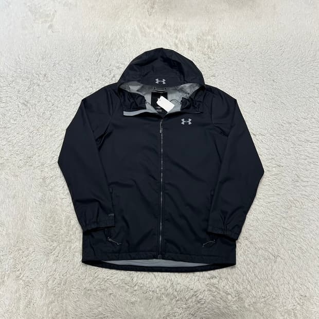 언더아머 바람막이