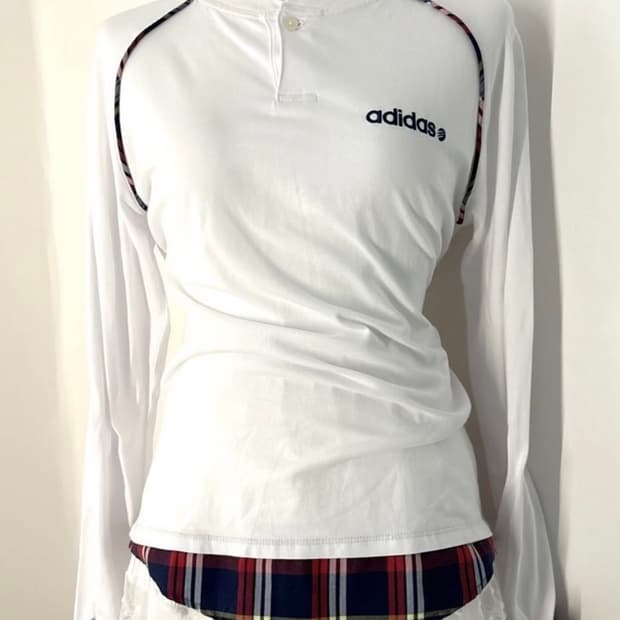 아디다스 대대장 화이트 긴팔티 티셔츠