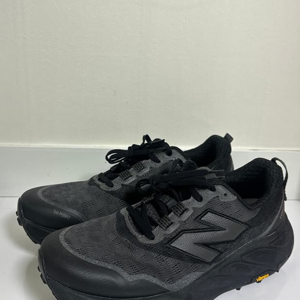 뉴발란스 프레쉬 폼 X 이에로 v9 블랙 270mm