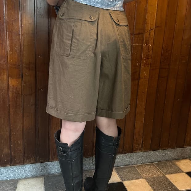 think linen/cotton short pants