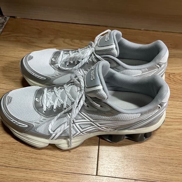 아식스 젤 키네틱 플루언트 295 화이트