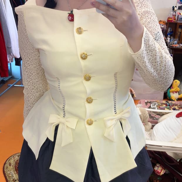 jpn 버터크림 오프숄더 리본 블라우스