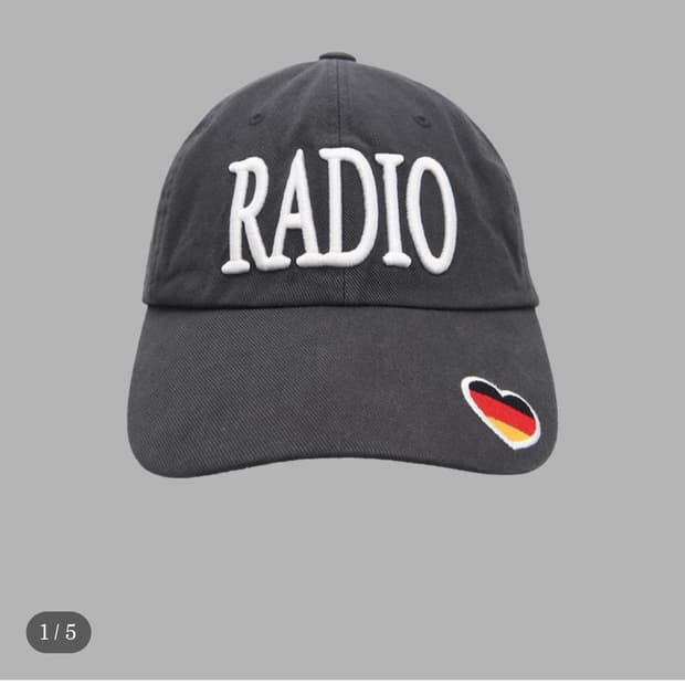 더뮤지엄비지터 라디오 볼캡 차콜 팔아요