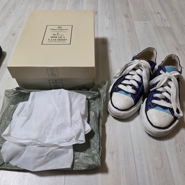 메종 미하라 야스히로 x 나이젤 카본 로우 컷 스니커즈 네이비 41