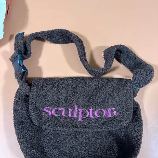 스컬프터 후리스 크로스백