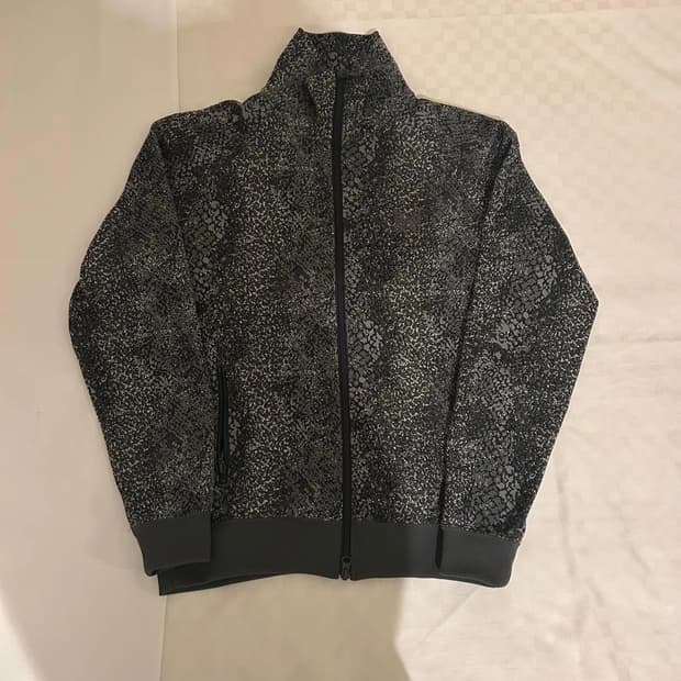 니들스 트랙 재킷