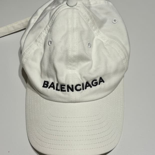 발렌시아가 모자 정품