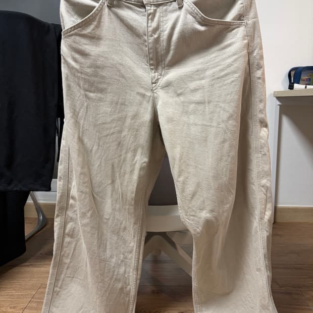 유니클로 와이드피트진 내츄럴 31인치 팝니다