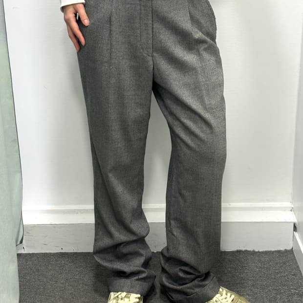 버버리 골프 그레이 울 슬랙스