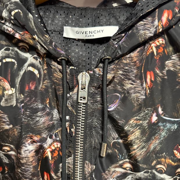 지방시 자켓 판매합니다