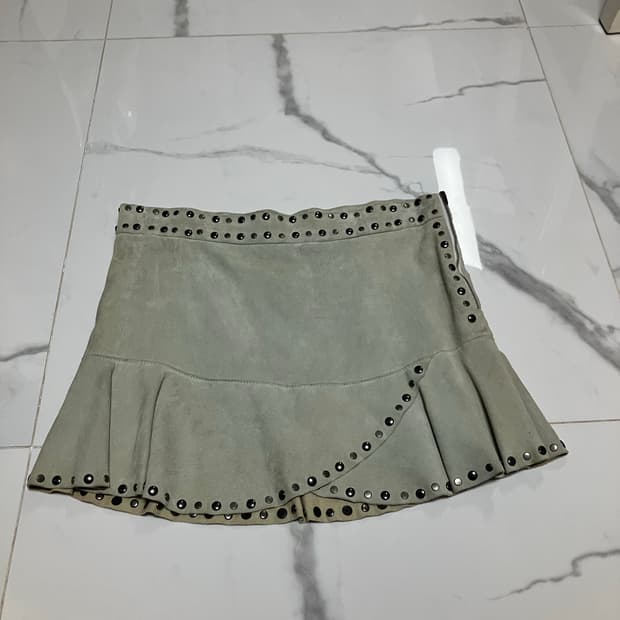 이자벨마랑 양가죽 스웨이드 이네스 스터드 미니 스커트