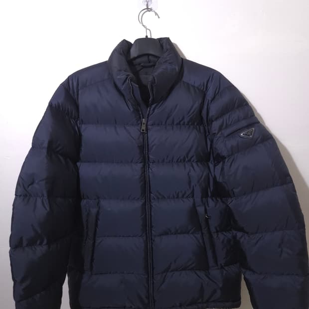 프라다 리나일론 삼각로고 다운 패딩 SGY091