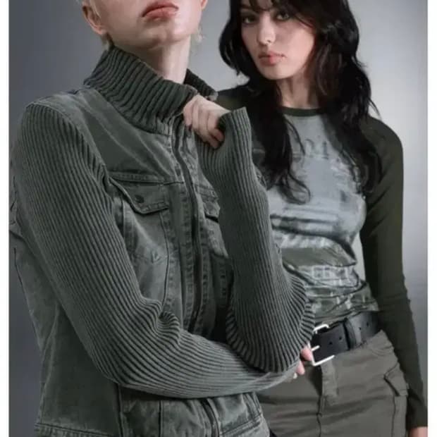 블랙업 틴거 니트 자켓