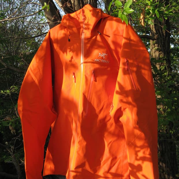 아크테릭스 알파 SV 자켓 정글 페놈 L