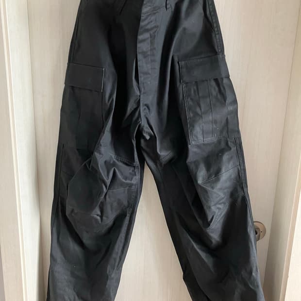 발렌시아가 킥카고팬츠 