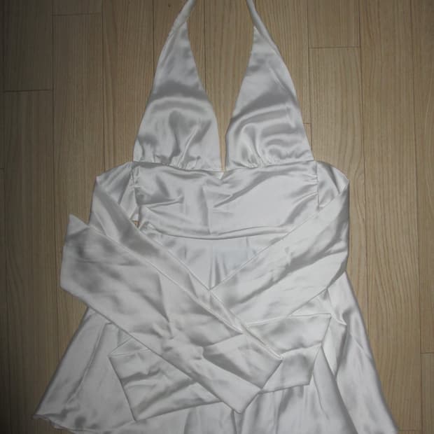 Zara 화이트 홀터넥 새틴 원피스