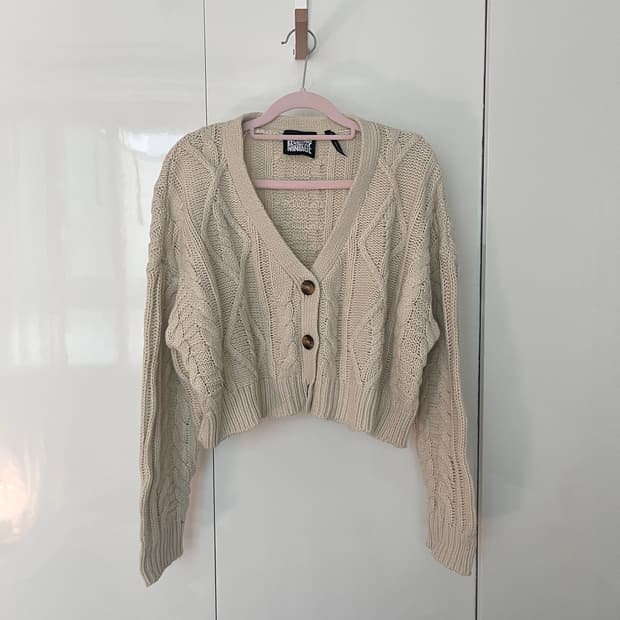 새상품 영국 브랜드 RECLAIMED VINTAGE 베이지 청키 가디건