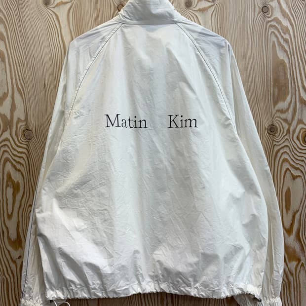 마뗑킴 로고 코팅 점퍼