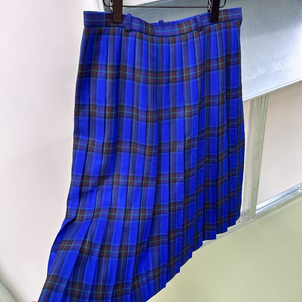blue check pleats skirt