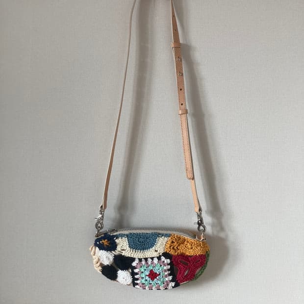 더뮤지엄비지터 니트미니백 크로스백 모리걸