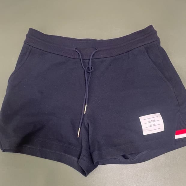 톰브라운 여성 사선 완장 트레이닝 반바지
