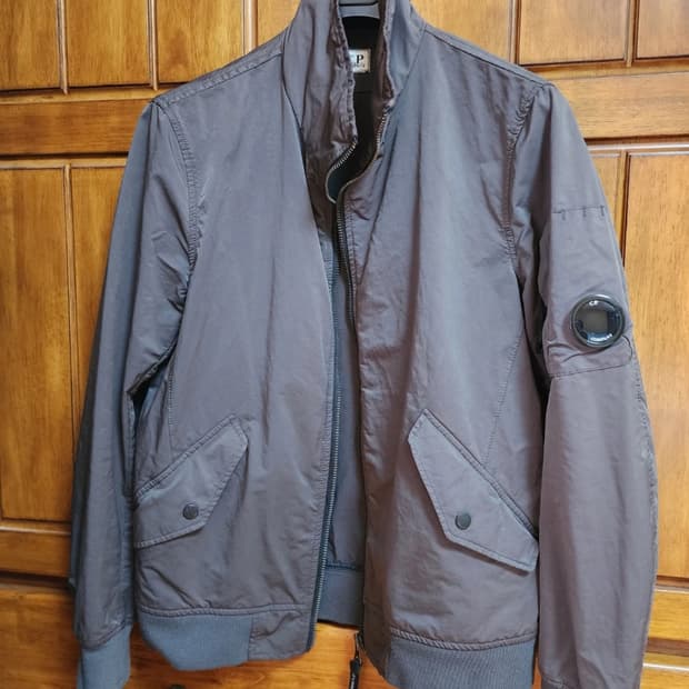 CP컴퍼니 봄버 자켓 100사이즈