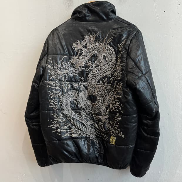 카라쿠리 타마시 오리엔탈 드래곤 자수 패딩 