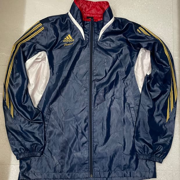 아디다스 프로페셔널 바람막이