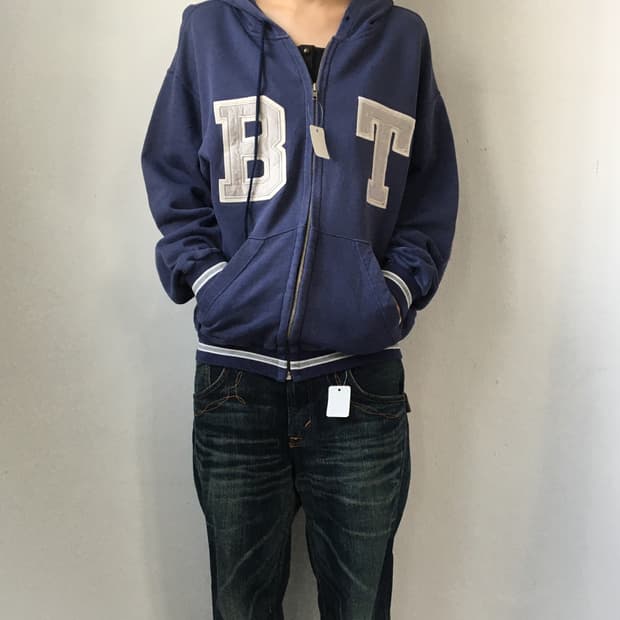 patch point hood zip up