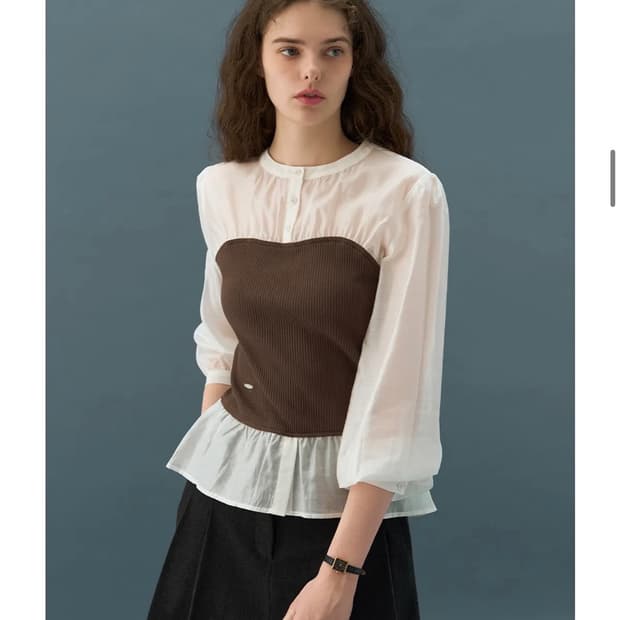 (새상품)(S) 드로우핏 우먼 시어 셔링 뷔스티에 블라우스 [BROWN]