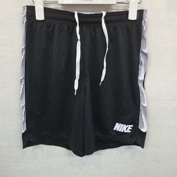 나이키 드라이핏 스쿼드 사이드로고 기능성 반바지 m