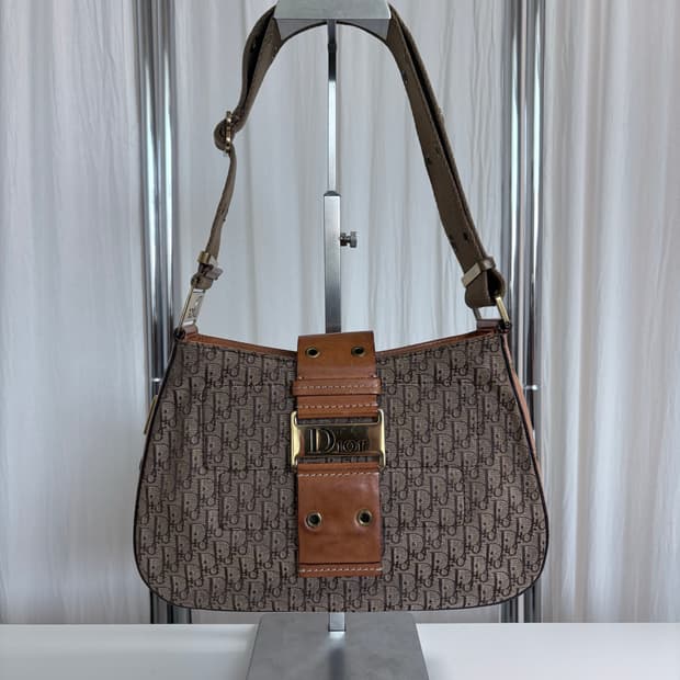 디올 스트릿시크 콜럼버스 호보백