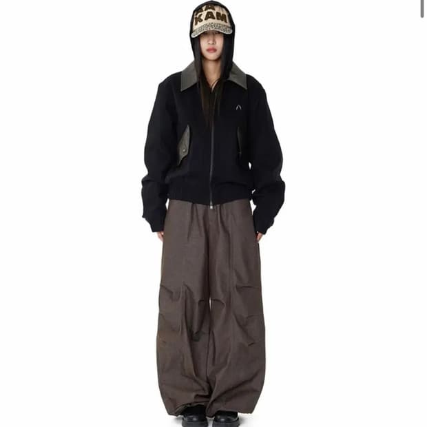 아캄 Knee Pin-tuck Printed Denim Pants