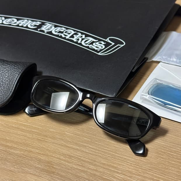 크롬하츠 로우라이더 52 유광 블랙 블루렌즈