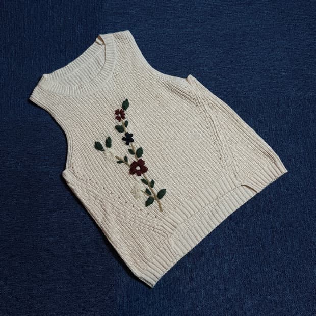 빈티지 모리걸 자수 니트조끼