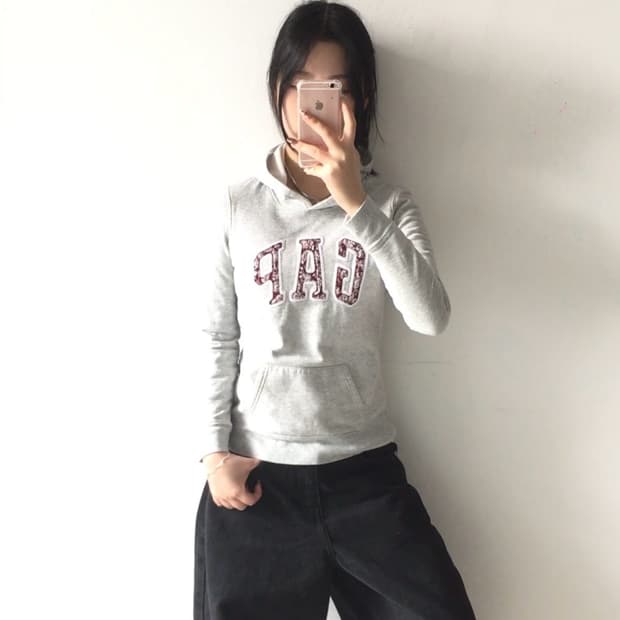 갭 페이즐리패턴 로고 후드티