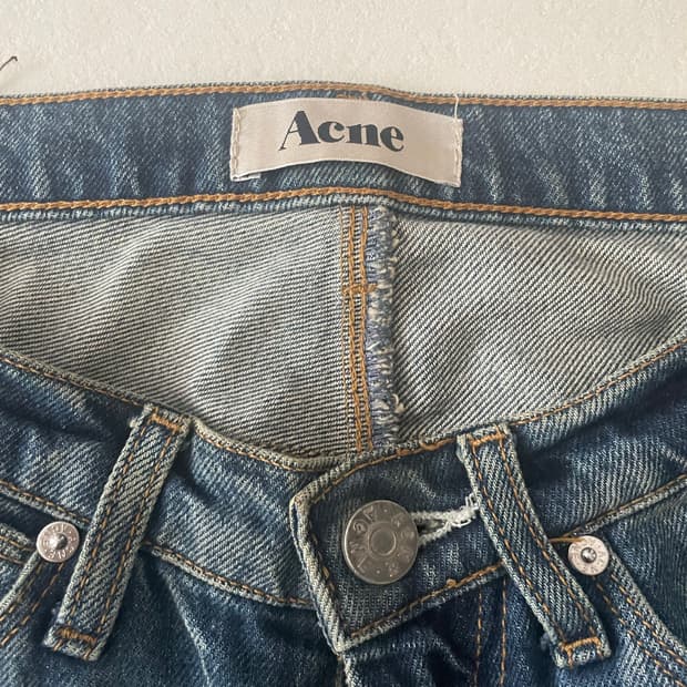 아크네 데님